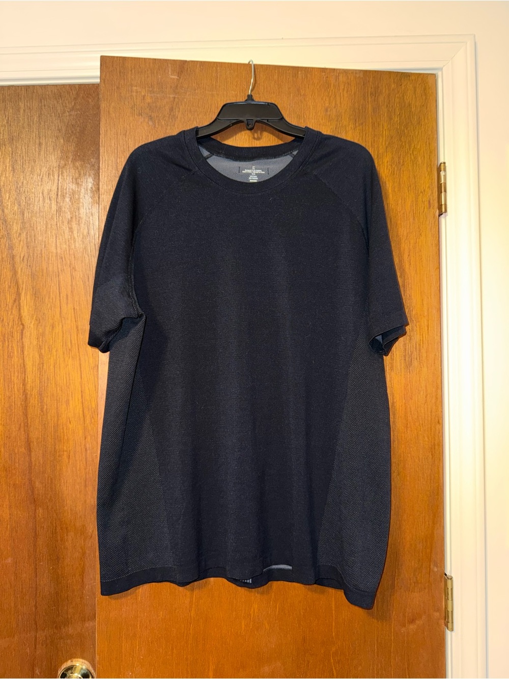 Fabletics Men's Navy-Black Short Sleeve Performance Tee
